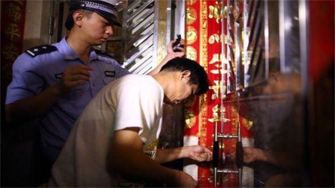 潮州请开锁师傅开了锁后，师傅为什么一般都不进门，就算主人请也不进去？